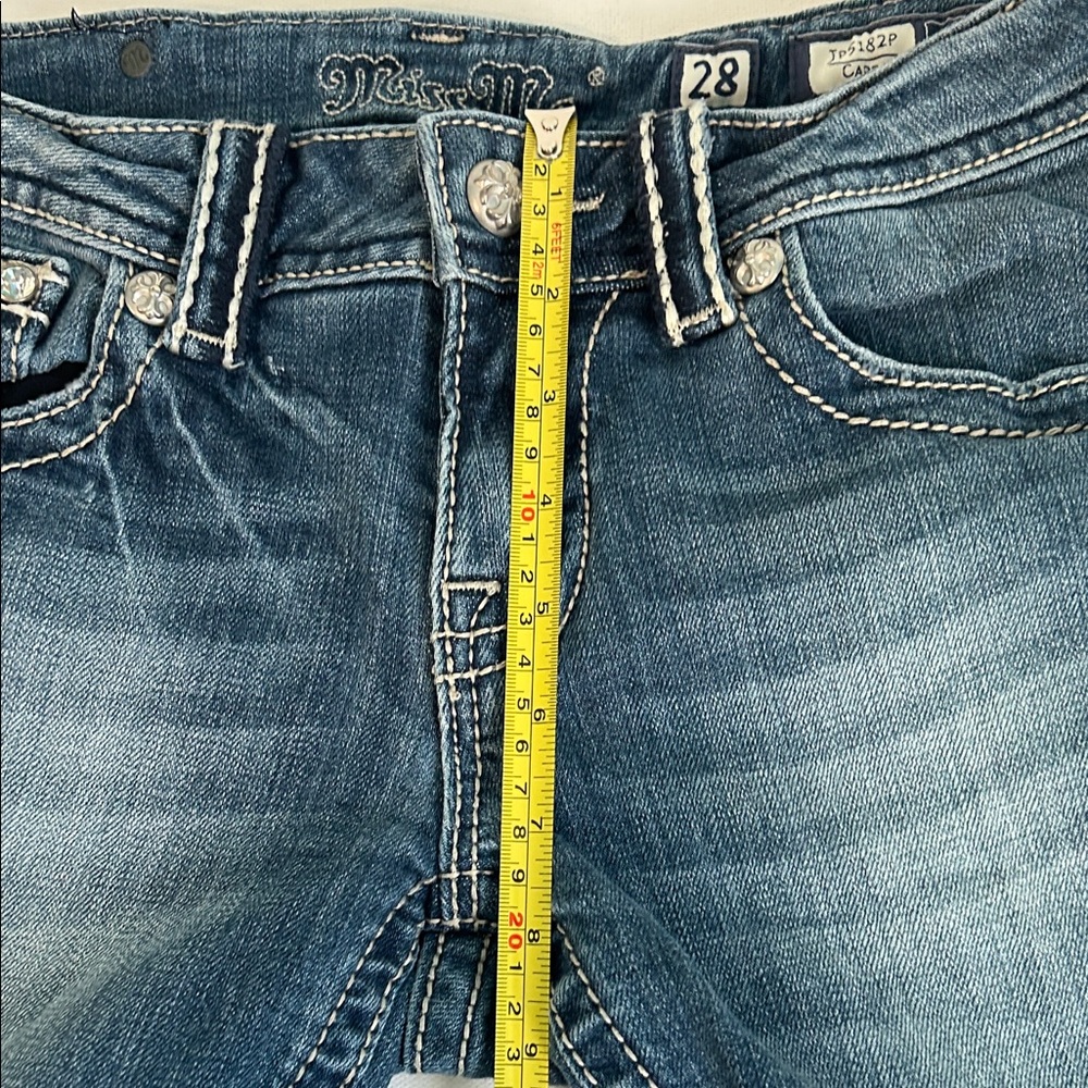 Miss Me Capri Jeans Women’s 28 Embroidered, Embellished Blue Jeans - Picture 15 of 16